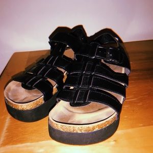 Vintage 90’s platform sandals